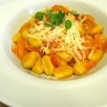 Gnocchi mit Paprika-Karotten-Sauce