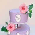 Hochzeitstorte in lila