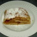 Apfelstrudel aus Topfenteig
