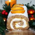 Lebkuchen-Roulade mit Vanille-Sahne und[...]