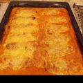 Schinken-Hack-Röllchen in cremiger Tomatensoße