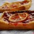 Süßer Blätterteig-Snack mit Marmelade und[...]