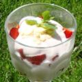 Joghurt-Creme mit Erdbeeren