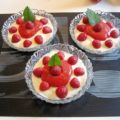 Sahne - Pudding mit frischem Erdbeermus