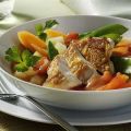 Knusprige Hähnchenbrust mit Indian-Curry-Gemüse