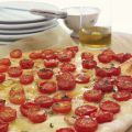 Focaccia mit Kirschtomaten