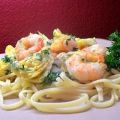 Sommerliche Linguine mit Garnelen und[...]