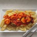 Penne mit Garnelen-Tomaten-Sauce