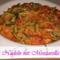 Zucchini Nudeln mit Mozzarella Soße