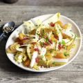 Chicoréesalat mit Birnen und Physalis