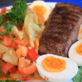 Steak mit Kartoffel-Paprika-Salat, Ei und[...]