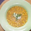 Rote Linsensuppe mit Mais