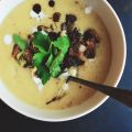 cremige Kartoffelsuppe mit Rosenkohl-Croutons