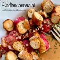 Radieschensalat mit Schnittlauch und Brezenchips