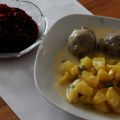Königsberger Klopse mit Pellkartoffeln und rote[...]