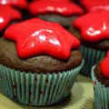 Schokoholic Cupcakes mit flüssigem Karamell Kern