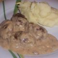 Hackfleisch-Nocken in Rahmsauce