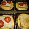Toast: Sandwich mit Käse und Schinken aus dem[...]