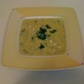 Gurken-Bärlauch-Suppe mit Bärlauch-Cappelletti