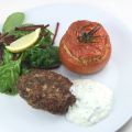 Bifteki mit Gemista und Tzatziki