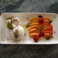 Burrata mit Aprikosen und Basilikum