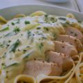 Fettuccine mit Hühnchen & Sahne-Zwiebel-Sauce