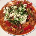 Hackpfanne mit Kichererbsen und Feta