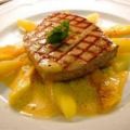 Gegrillter Thunfisch mit Mango und Gartengurken