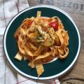 Bandnudeln mit Ratatouille-Creme