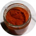 Harissa mit Rosenblüten und Tomaten