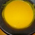 Kürbiscremesuppe mit Senföl