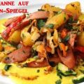 Wurst-Pfanne mit Gemüse auf Senf-Saucen-Spiegel