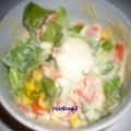 Salat: Buntes Gemüse mit Joghurt-Dressing