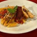 Gefüllte Poulardenbrust auf Penne mit[...]