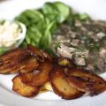 Tafelspitzsülze mit Bratkartoffeln und Kren