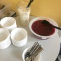 Kirsch-Beeren-Grütze mit selbstgemachter[...]