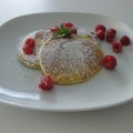 Es geht los... Pancakes mit frischen Himbeeren