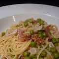 Pasta in einer cremigen Sauce mit Walnüssen,[...]