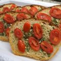Toast: Aglio-Crostata mit Tomaten