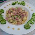 Nudelsalat mit Thunfisch und Gurke