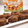 Es schmeckt viel Spaß in Toffifee Flapjacks.