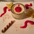 Panna Cotta auf Himbeerspiegel