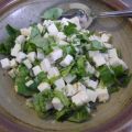 Ziegenkäse-Salat mit Basilikum und Leinöl