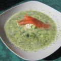 Kalte Gurkensuppe mit Lachs