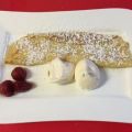 Dessert: Palatschinken mit Milcheis