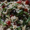 Reissalat mit Rucola und Oliven
