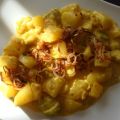 Gelbes Kartoffelcurry mit Rosenkohl