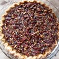 BOURBON PECAN PRALINE PIE - KÖSTLICHES GEBÄCK[...]