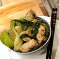 Pak Choi und Champignons mit Huhn