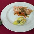 Irischer Lachs auf Gemüsebeet mit[...]